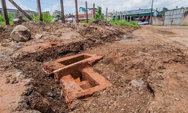 Sedur implantou manilhas de 30 e 40 mm abriu caixas coletoras de águas pluviais e redirecionou o escoamento - Foto Gabriel de Oliveira